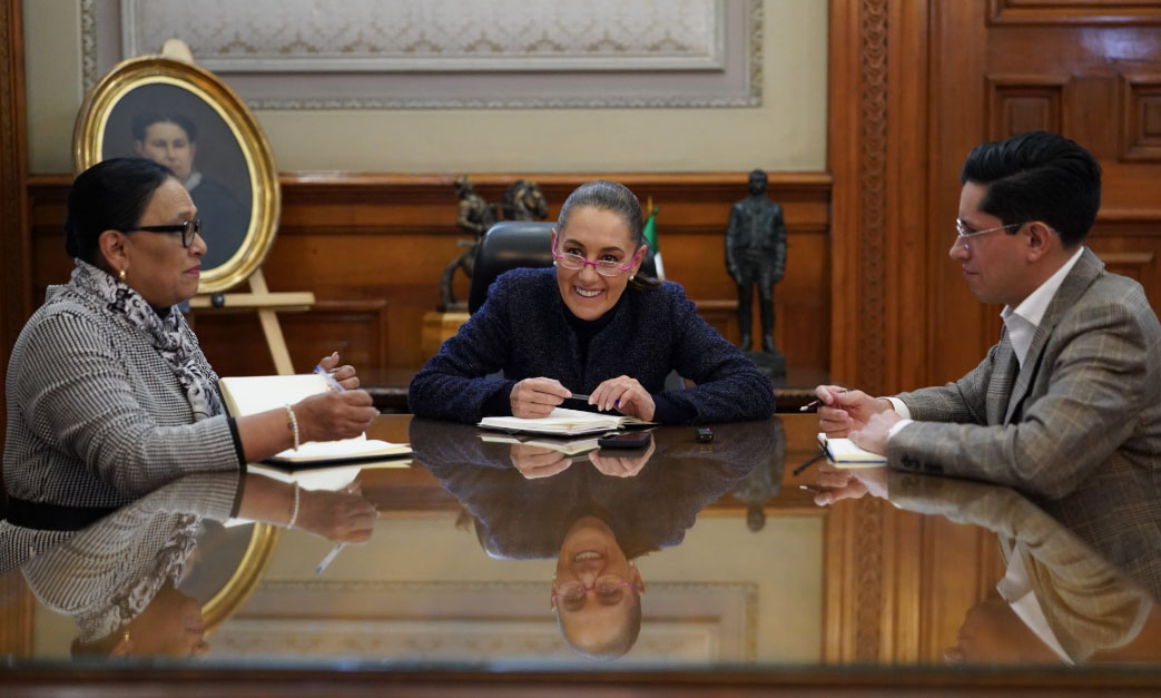 Claudia Sheinbaum invita al papa León XIV a visitar México