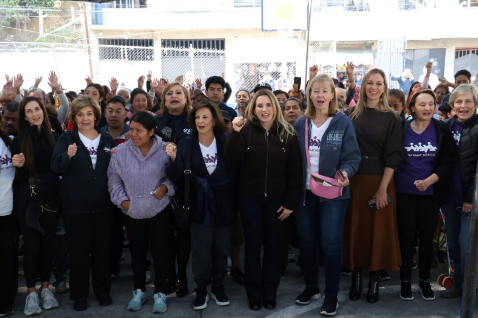 Huixquilucan fortalece escuelas y lleva “Una Navidad sin Frío” a Loma del Carmen