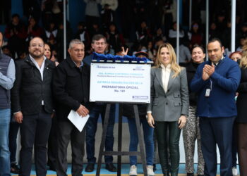 Más de mil 800 estudiantes de Huixquilucan se benefician con “Acción por la Educación”