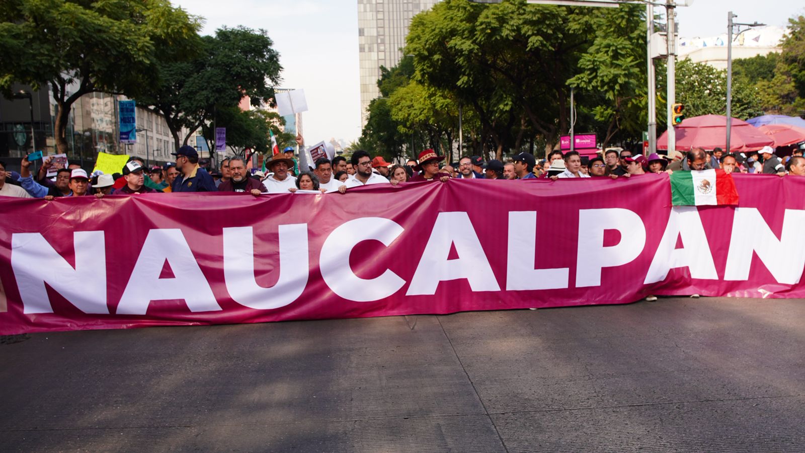 miles-de-naucalpenses-acuden-al-zocalo-para-festejar-el-septimo-aniversario-de-la-4t (3) Miles de naucalpenses acuden al Zócalo para festejar el séptimo aniversario de la 4T