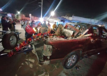 Pirotecnia estalla en camioneta con músicos a bordo y deja seis heridos