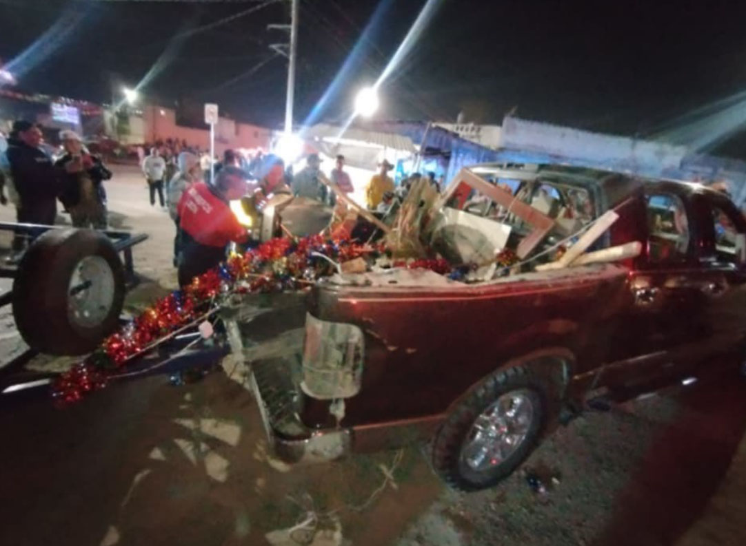 pirotecnia-estalla-en-camioneta-con-musicos-a-bordo-y-deja-seis-heridos Pirotecnia estalla en camioneta con músicos a bordo y deja seis heridos