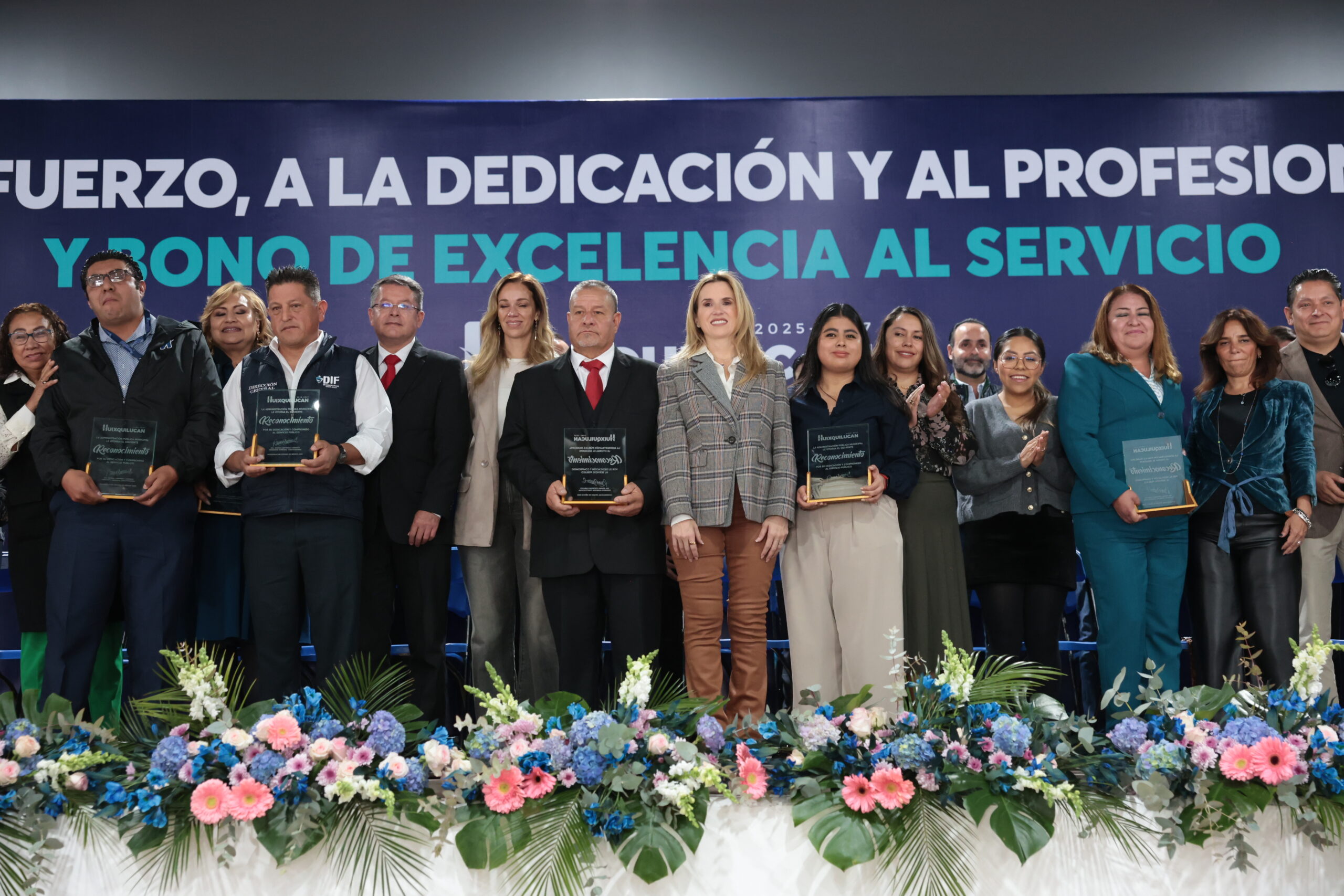 Reconoce Huixquilucan a servidores públicos por su esfuerzo, dedicación y profesionalismo