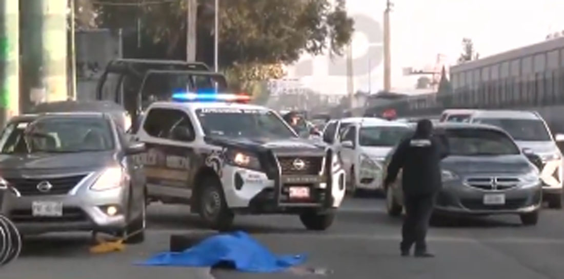 Tráiler atropella y mata a conductor de aplicación en Ecatepec