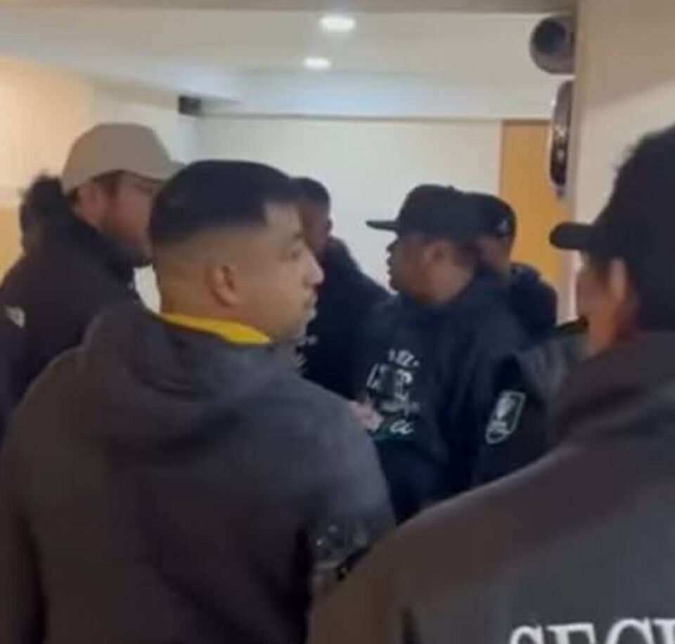 Un grupo de golpeadores ingresan a la Universidad CUDEC para agredir a personal administrativo