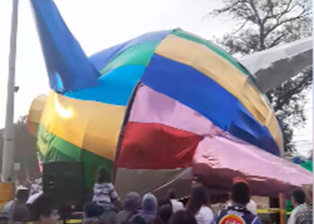 Viento derriba la piñata más grande de Cuautitlán poco después de su inauguración