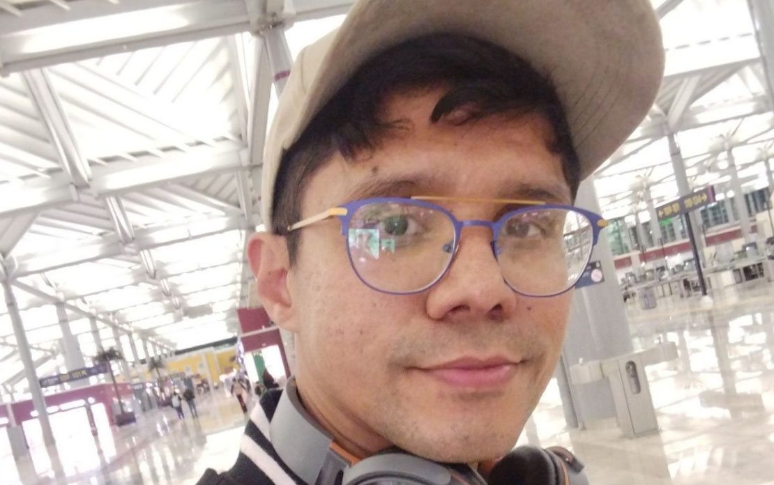 Maestro colombiano Leonardo Escobar denuncia detención arbitraria, golpes y robo en México