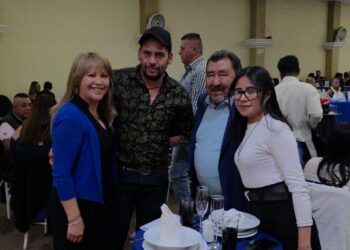 Ángeles Dávila reúne 300 historias de amor en Nicolás Romero