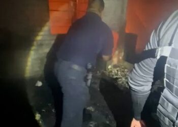Atienden a policías de Ecatepec por inhalar humo en incendio