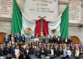 Jóvenes presentan Iniciativas en el Tercer Parlamento Juvenil del Estado de México